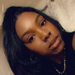 Meet your Posher, Laurie